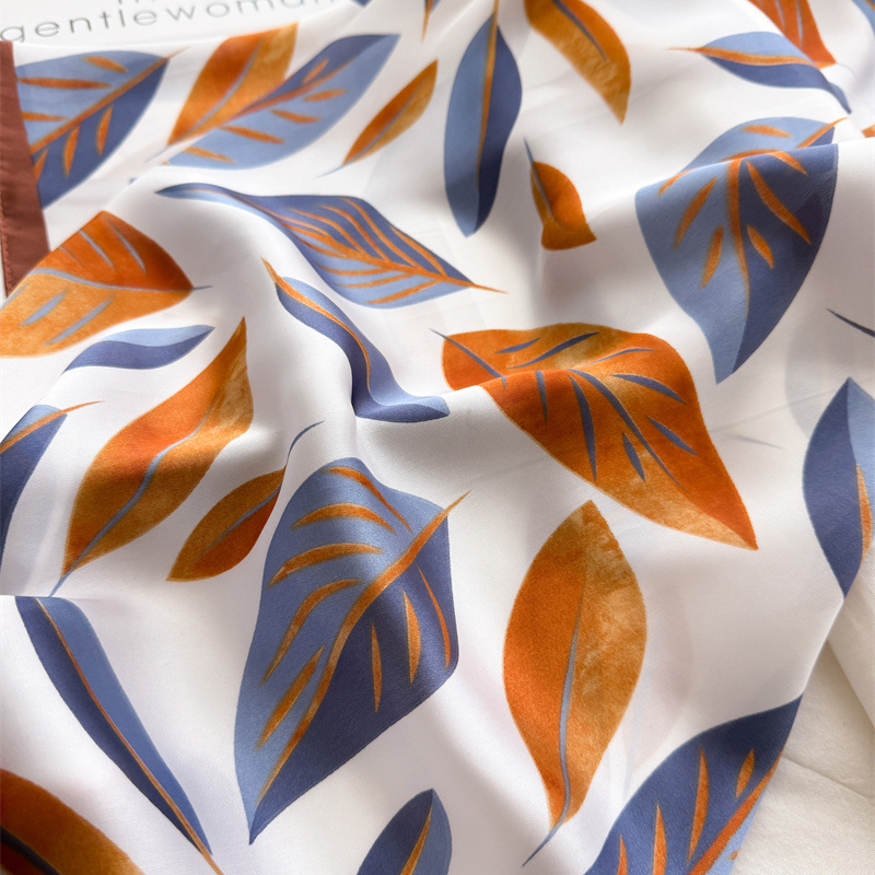 Sciarpe quadrate da 70 cm con  - Face Scarf Mask recensione e prezzo